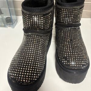 Women's Black and Silver Studded Boots / firm Price